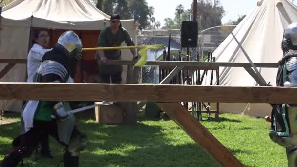 2023 Visalia Kalifornien Renaissance Faire Männer Schwertkampf — Stockvideo