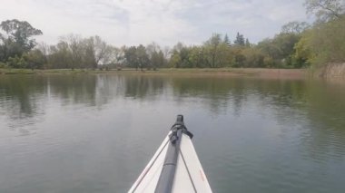 4-10-2023: Santa Rosa, California: Yüzen bahar gölü ve Howarth Gölü