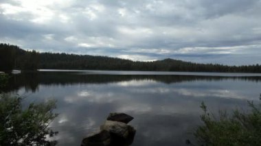 Altın Göl, Eureka Plumas Ormanı, Göl Havzası, Kaliforniya