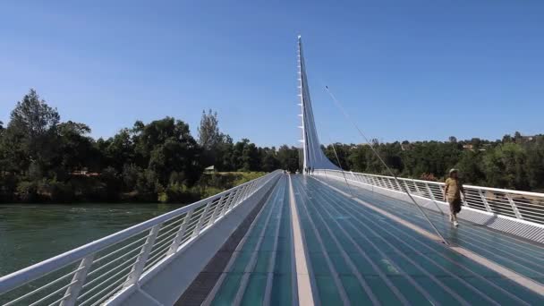 Güneş Saati Köprüsü Kırmızı Kaliforniya — Stok video