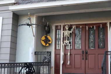 10-8-2023: Burlingame, California: Kaliforniya 'da Cadılar Bayramı süslemeleri