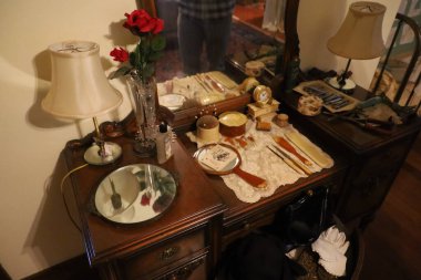 12-2-2023: Los Altos, Califronia: ABD: Los Altos Tarih Müzesi, yatak odası