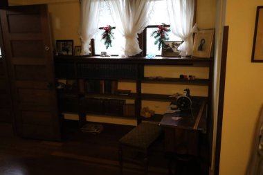 12-2-2023: Los Altos, Califronia: ABD: Los Altos Tarih Müzesi, yatak odası