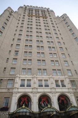 San Francisco, California: 12-14-2023: San Francisco California 'daki John Hopkins Oteli' nde Noel kutlamaları