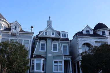 1-1-2024: San Francisco, California, ABD: San Francisco Pacific Heights Mahallesi, Queen Anne Stili Binalar