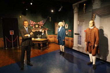 12-31-2023: San Francisco, Kaliforniya: San Francisco, California Tussaid Wax Müzesi, Amerika başkanları - Barack Obana, Abraham Lincoln, George Washington, Benjamin Franklin
