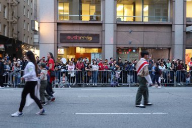 2-24-2024: San Francisco, California: Çin Yeni Yıl Geçidi,