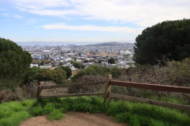 1-30-2024: San Francisco, Kaliforniya, ABD: Corona Heights Park, San Francicsco, Kaliforniya
