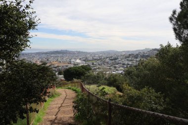 1-30-2024: San Francisco, Kaliforniya, ABD: Corona Heights Park, San Francicsco, Kaliforniya