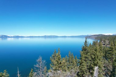 Havadan çekilmiş Tahoe Gölü California fotoğrafı.