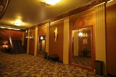 6-7-2024: Oakland, California: Oakland Paramount Tiyatrosu, Kaliforniya