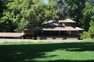 6-20-2023: Çimen Vadisi, Kaliforniya: Empire State Park