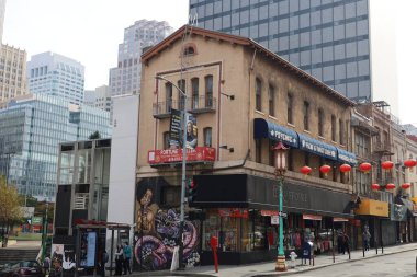 12-13-2023: San Francisco, California., ABD: Çin Mahallesi Noel ve Yeni Yıl döneminde dekore edildi