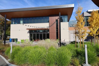 12-1-2023: Burlingame, California: Toplum Merkezi, Burlingame, Kaliforniya