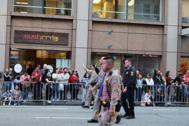 2-24-2024: San Francisco, California: Çin Yeni Yıl Geçidi,