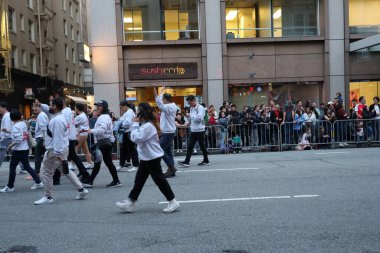 2-24-2024: San Francisco, California: Çin Yeni Yıl Geçidi,