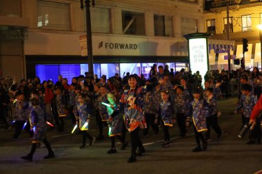 2-24-2024: San Francisco, California: Çin Yeni Yıl Geçidi,
