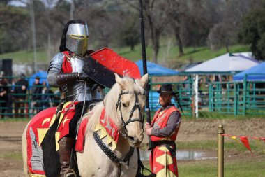 3-9-2024: Melekler Kampı, Kaliforniya: Kelt panayırı, Melekler kampı, California, Şövalyeler