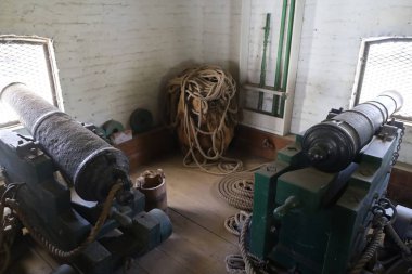 6-08-2024: Sacramento, California: Fort Sutter, kanon