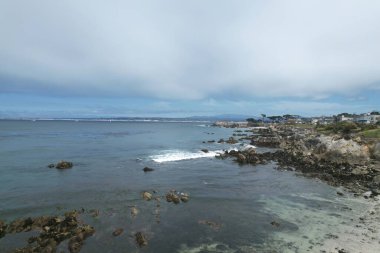 Monterey California 'daki Aşıklar Noktası' nın hava fotoğrafı.