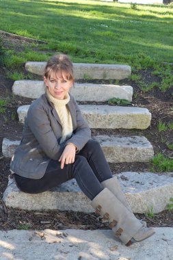 Parktaki Güzel Rus Modelinin Fotoğrafı