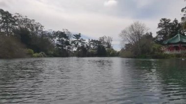 5-10-2020: San Francisco, California, ABD: Kürek çekme stow gölü