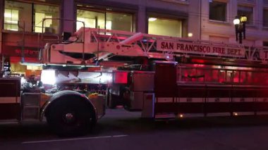 2-20-2024: San Francisco, California, ABD: Çin Yeni Yıl Geçidi