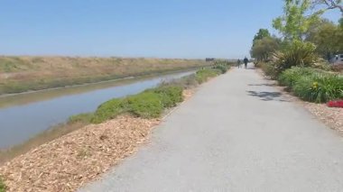 8-15-2023: Sekoya kıyıları, Kaliforniya, ABD: Biiking Redwood kıyı izleri