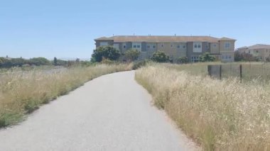 8-15-2023: Sekoya kıyıları, Kaliforniya, ABD: Biiking Redwood kıyı izleri