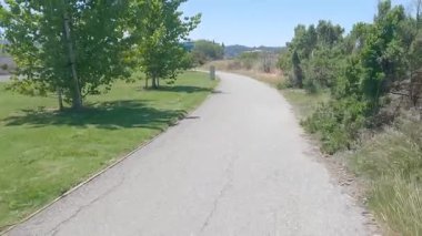 8-15-2023: Sekoya kıyıları, Kaliforniya, ABD: Biiking Redwood kıyı izleri