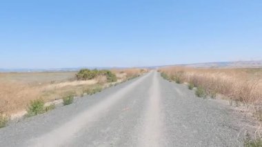 6-15-2024: Fremont, California, ABD: Bisiklet Alameda Deresi Yolu