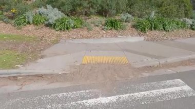 3-5-2023: Mendocino, California, ABD: Sahil boyunca bisiklet sürmek