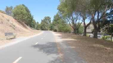 5-5-2024: Sausalito, California, ABD: Marin ilçesinde bisiklet parkuru