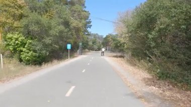 5-5-2024: Sausalito, California, ABD: Marin ilçesinde bisiklet parkuru