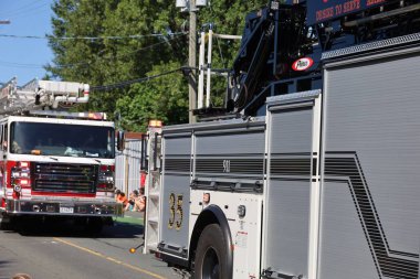 7-1-2025: Courtenay, British Columbia, Kanada: Kanada Günü Geçidi