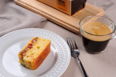 Mısır unu (Fuba) Bolo de Fuba 'dan yapılmış Brezilya mısır keki