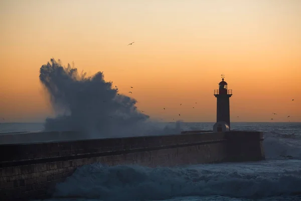 Velké Vlny Majáku Portu Portugalsko — Stock fotografie