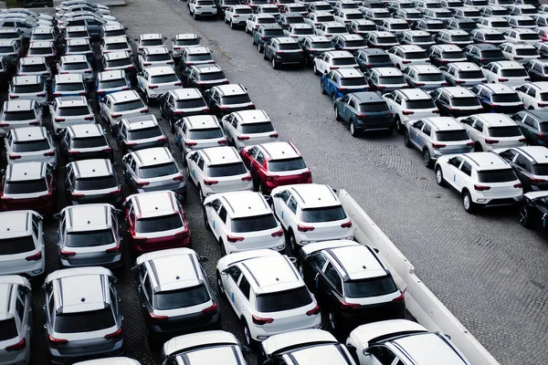 Parking Wieloma Nowymi Samochodami Widok Powietrza Parking Wolnym Powietrzu — Zdjęcie stockowe