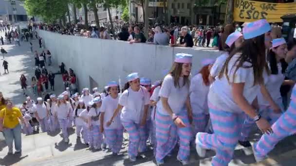 Porto Portugal May 2023 Porto Queima Das Fitas Parade Щорічне — стокове відео