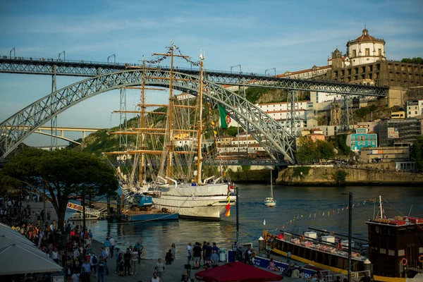 ポルトガルのポルト 2023年5月18日 訓練船Sagresは5月20日の海軍記念日を祝うためにポルトにあります 25年後の1998年以来 船はドゥロ川の水を航海していませんでした — ストック写真
