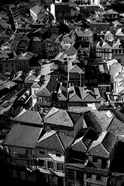 Widok Dachy Starego Porto Portugalia Czarno Białe Zdjęcie — Zdjęcie stockowe