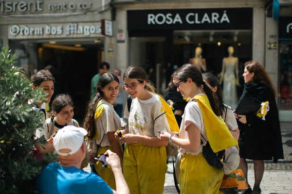 ポルトガル ポルト 2023年5月8日 大学のポルトガル人学生の毎年恒例のお祭り ケイマ フィタス の一環としてのチャリティーデー この日 学生は慈善目的の寄付金を集めるために — ストック写真