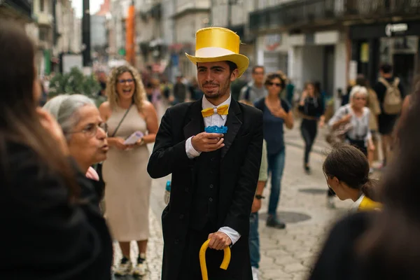ポルトガル ポルト 2023年5月8日 大学のポルトガル人学生の毎年恒例のお祭り ケイマ フィタス の一環としてのチャリティーデー この日 学生は慈善目的の寄付金を集めるために — ストック写真