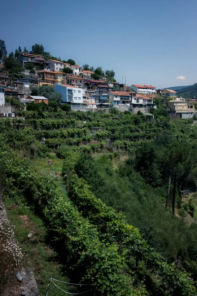 Kuzey Portekiz Dağlarında Bir Köy Manzarası — Stok fotoğraf