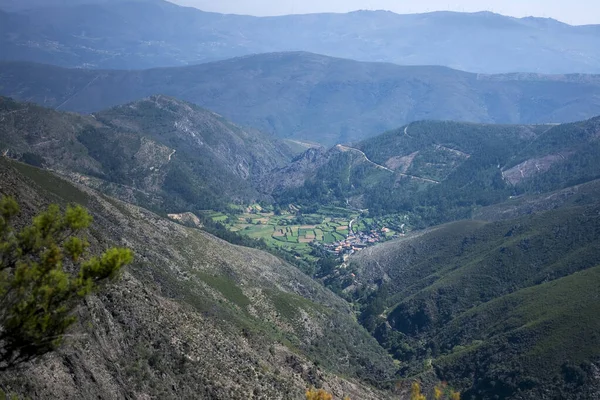 Uitzicht Een Bergketen Het Noorden Van Portugal — Stockfoto