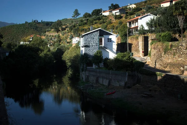 Uitzicht Het Bergdorp Vide Aan Voet Van Serra Estrela Portugal — Stockfoto