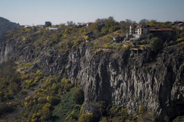 Ermenistan dağlarındaki bazalt kayaları. Garni bölgesi.