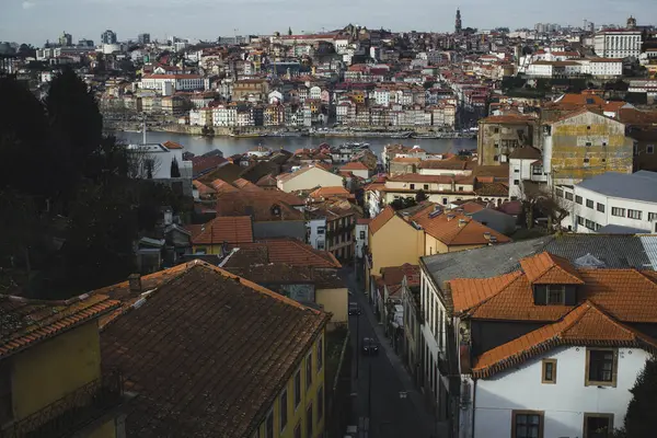 Gatan Vila Nova Gaia Med Utsikt Över Floden Douro Och Stockbild