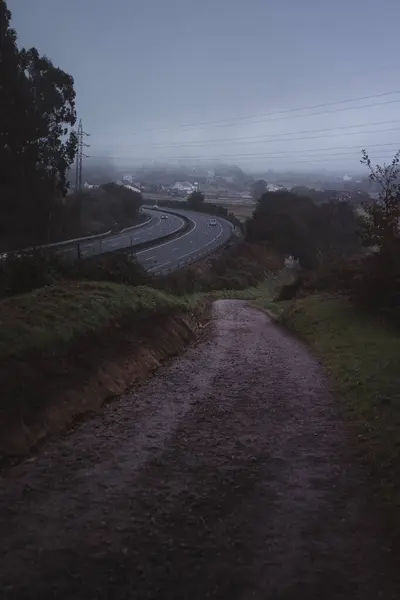 Pochmurny Poranek Trasie Biegnącej Równolegle Autostrady Drodze Santiago Galicji Obrazek Stockowy