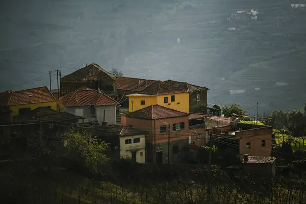 Vista Povoado Vale Douro Contraste Com Luz Pré Pôr Sol Fotos De Bancos De Imagens